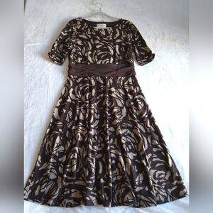 Cream and Brown Flowing A-line Dress With Gathering Waistband, Knit Stretch Sz12